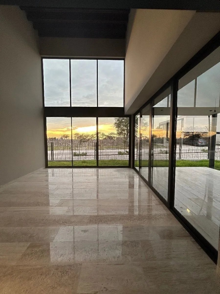 Casa en renta en Lomas del Campanario Norte · estudio - foto 1
