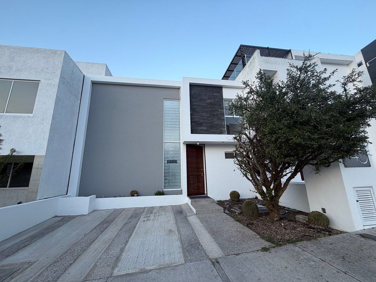 CASA SIN AMUEBLAR EN RENTA EN ZIBATÁ · 3 RECÁMARAS - foto 1