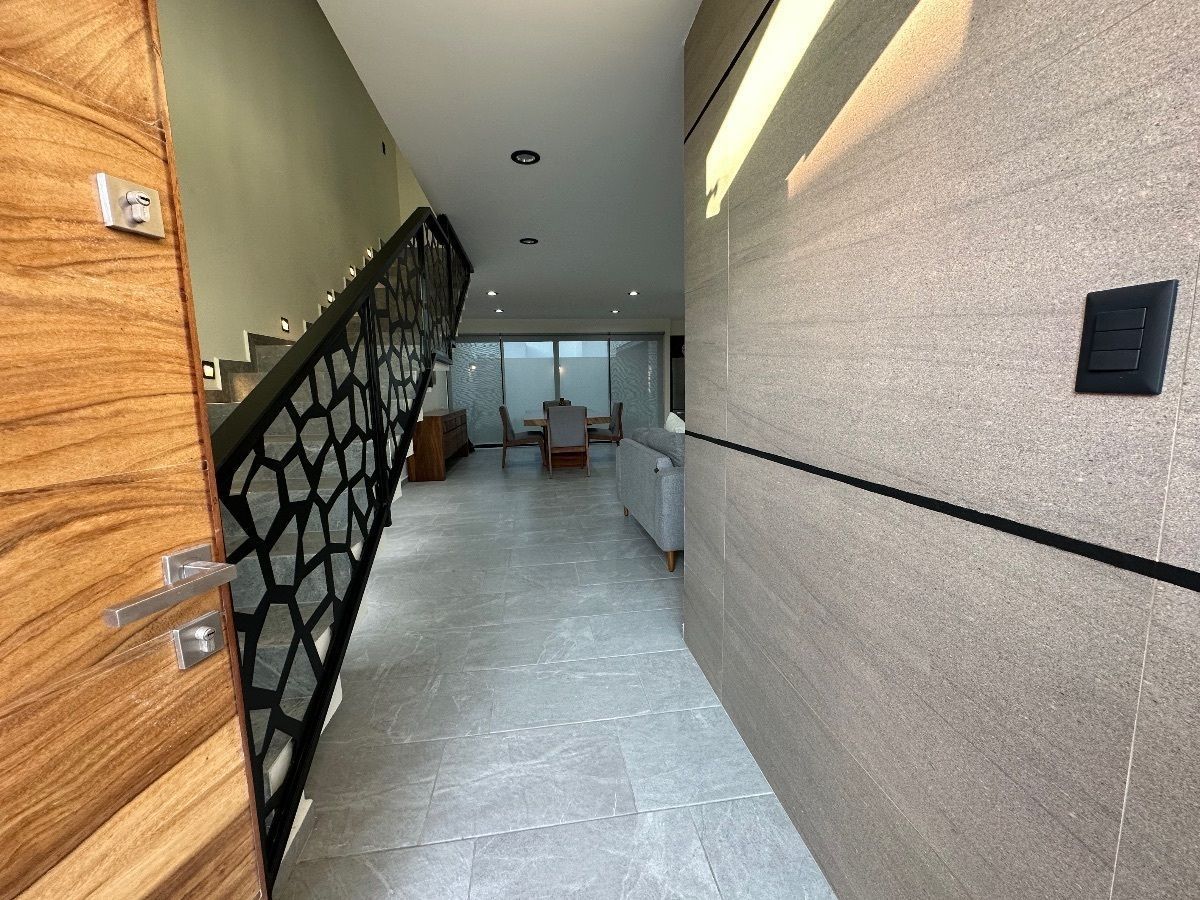 CASA AMUEBLADA EN RENTA EN ZIBATÁ · 3 RECÁMARAS