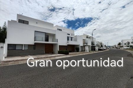 Casa en venta en Juriquilla La Condesa · 4 recámaras