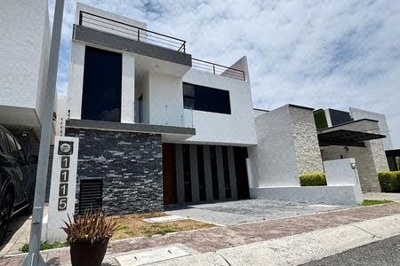 Casa en venta en Juriquilla La Condesa · 4 recámaras