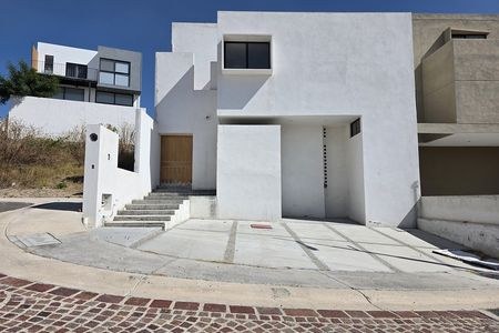 Casa en venta en Lomas de Juriquilla · 4 recámaras