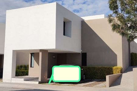 Casa en venta en Cumbres del Lago · 4 recámaras