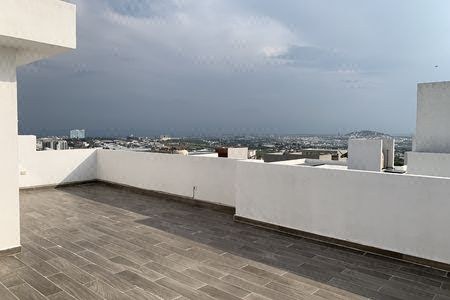 Casa en venta en Colinas de Juriquilla · 5 recámaras