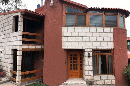Casa en venta en Loma Dorada · 4 recámaras