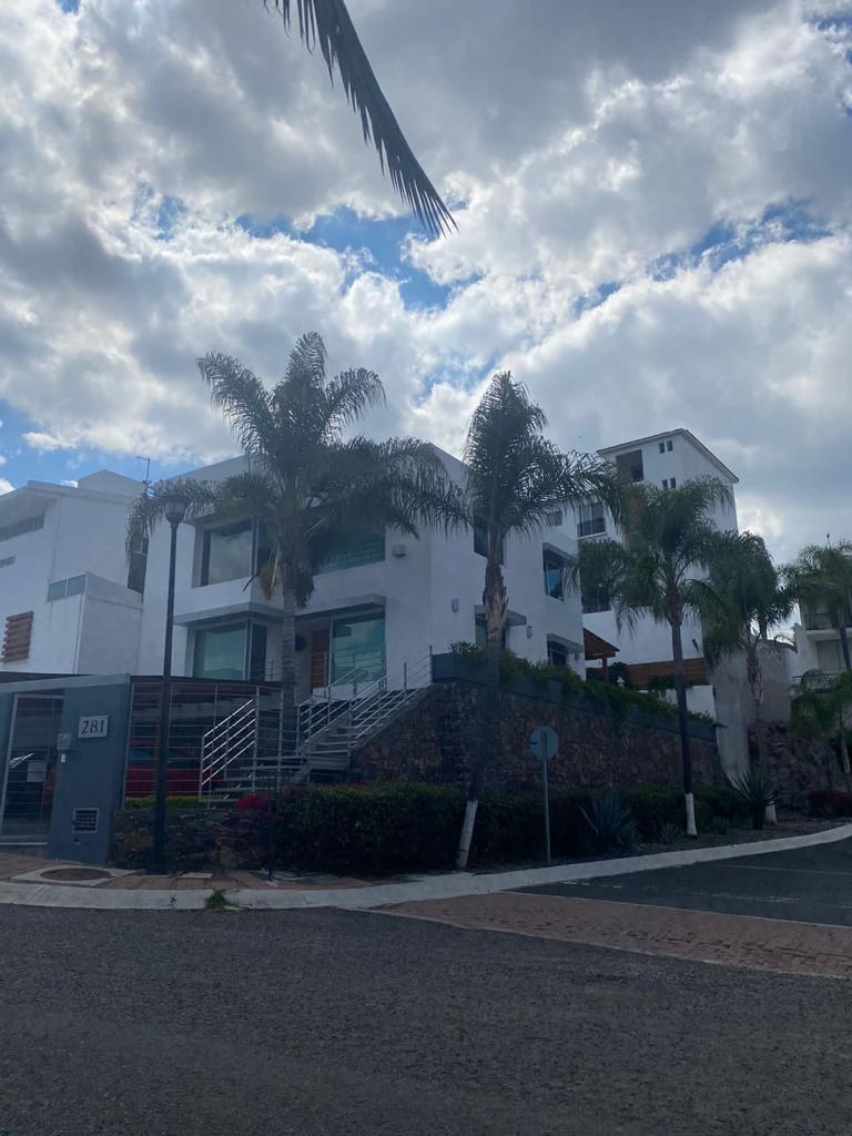 Casa en venta en Real de Juriquilla · 4 recámaras