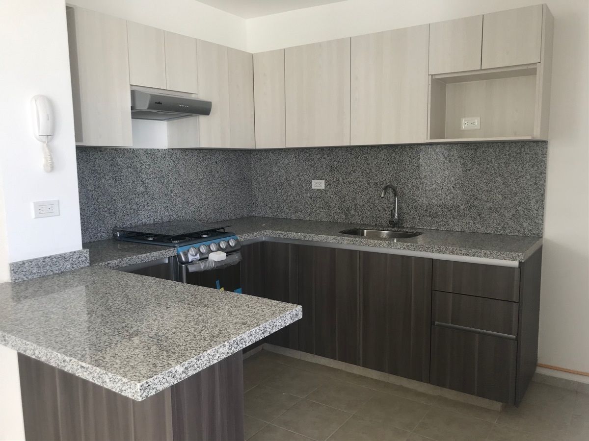 DEPARTAMENTO EN RENTA EN PASEOS DEL BOSQUE · 2 RECÁMARAS · SALA DE TV