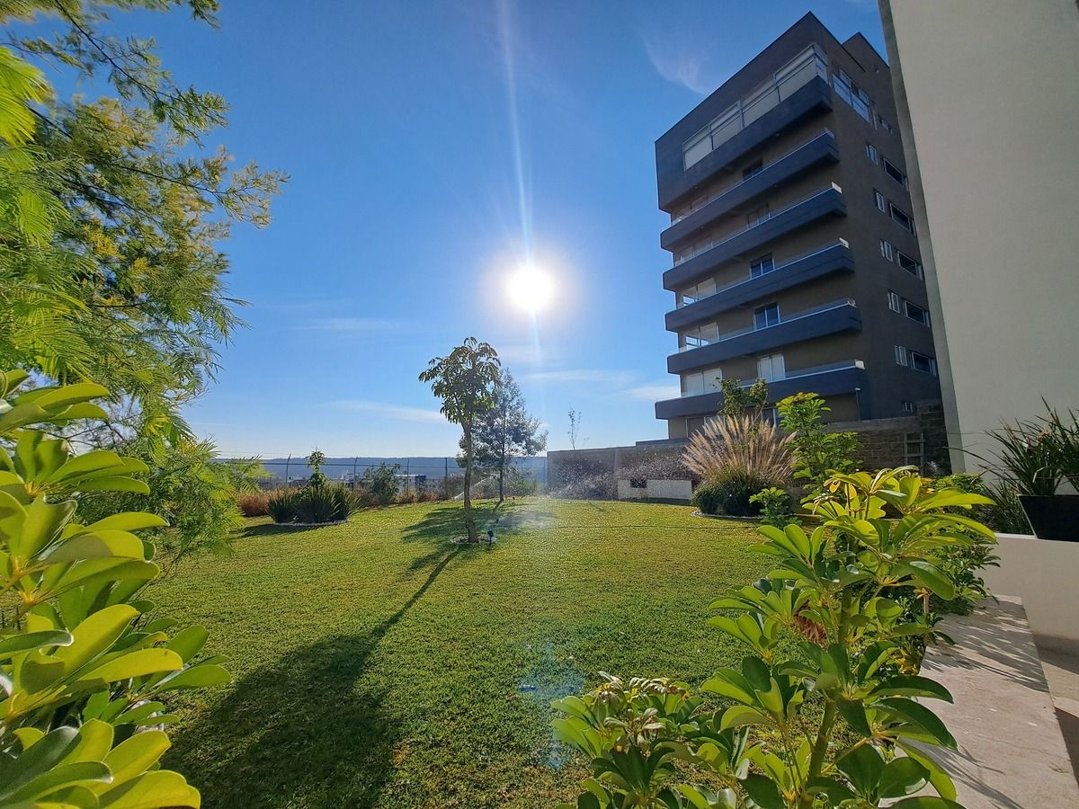 DEPARTAMENTO EN RENTA EN CORREGIDORA · 2 RECÁMARAS · ESTUDIO
