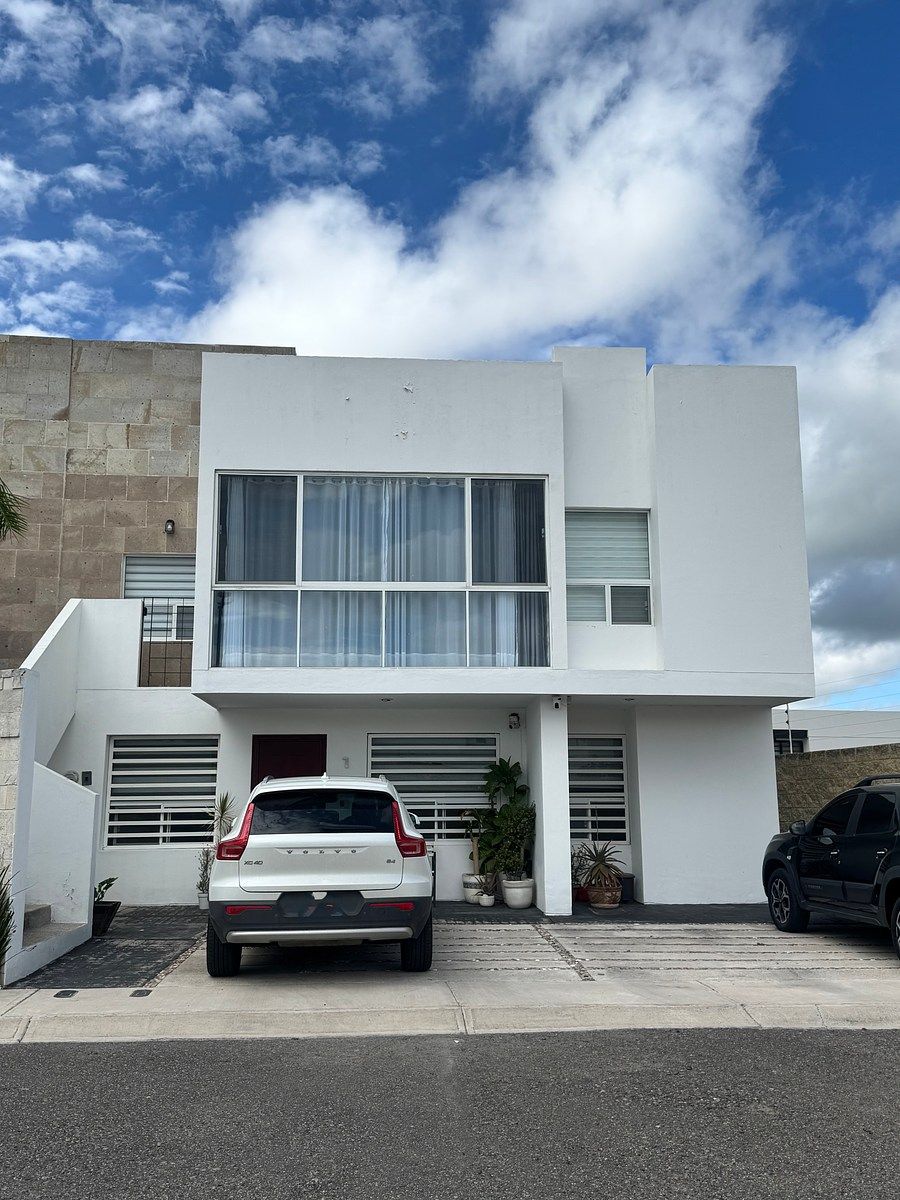 DÚPLEX AMUEBLADO EN RENTA EN CORREGIDORA · 3 RECÁMARAS