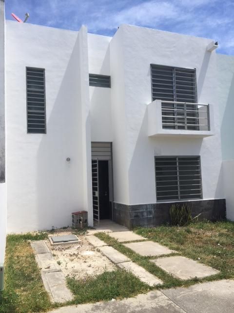 Casa en renta en Villas del Arte