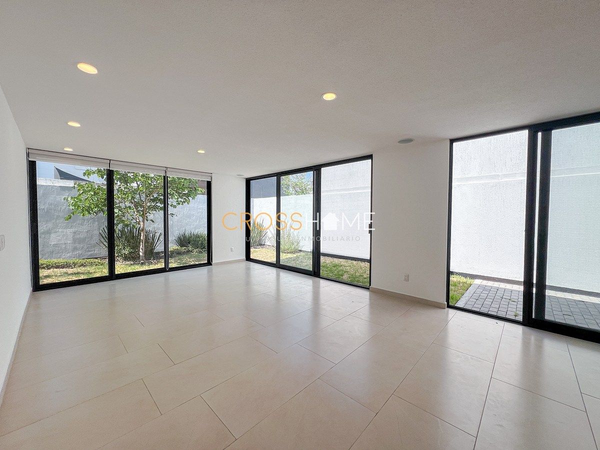 Town house en planta baja con jardín privado, Cumbres del Lago